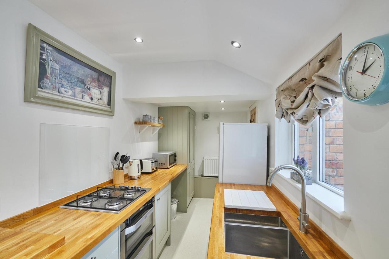 Host & Stay - 1 Coastguard Cottages سكرابورو المظهر الخارجي الصورة